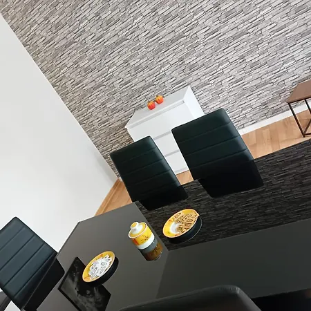 Stellas Monteurwohnungen Crimmitschau