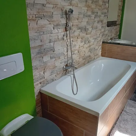 Stellas Monteurwohnungen Crimmitschau