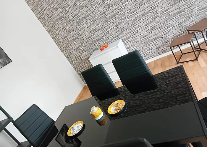 Stellas Monteurwohnungen Crimmitschau