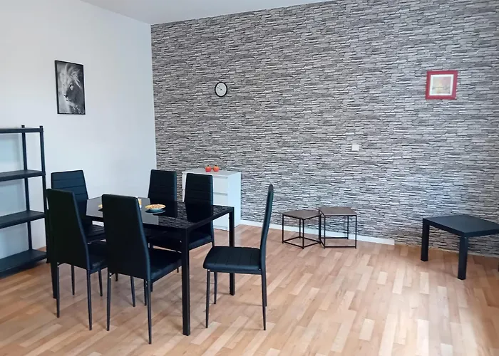 شقة Stellas Monteurwohnungen Crimmitschau