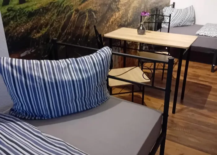 Stellas Monteurwohnungen * Crimmitschau