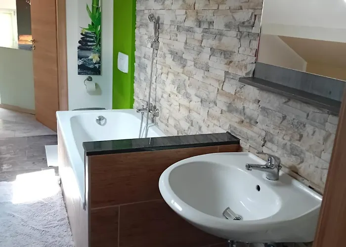 Stellas Monteurwohnungen * Crimmitschau